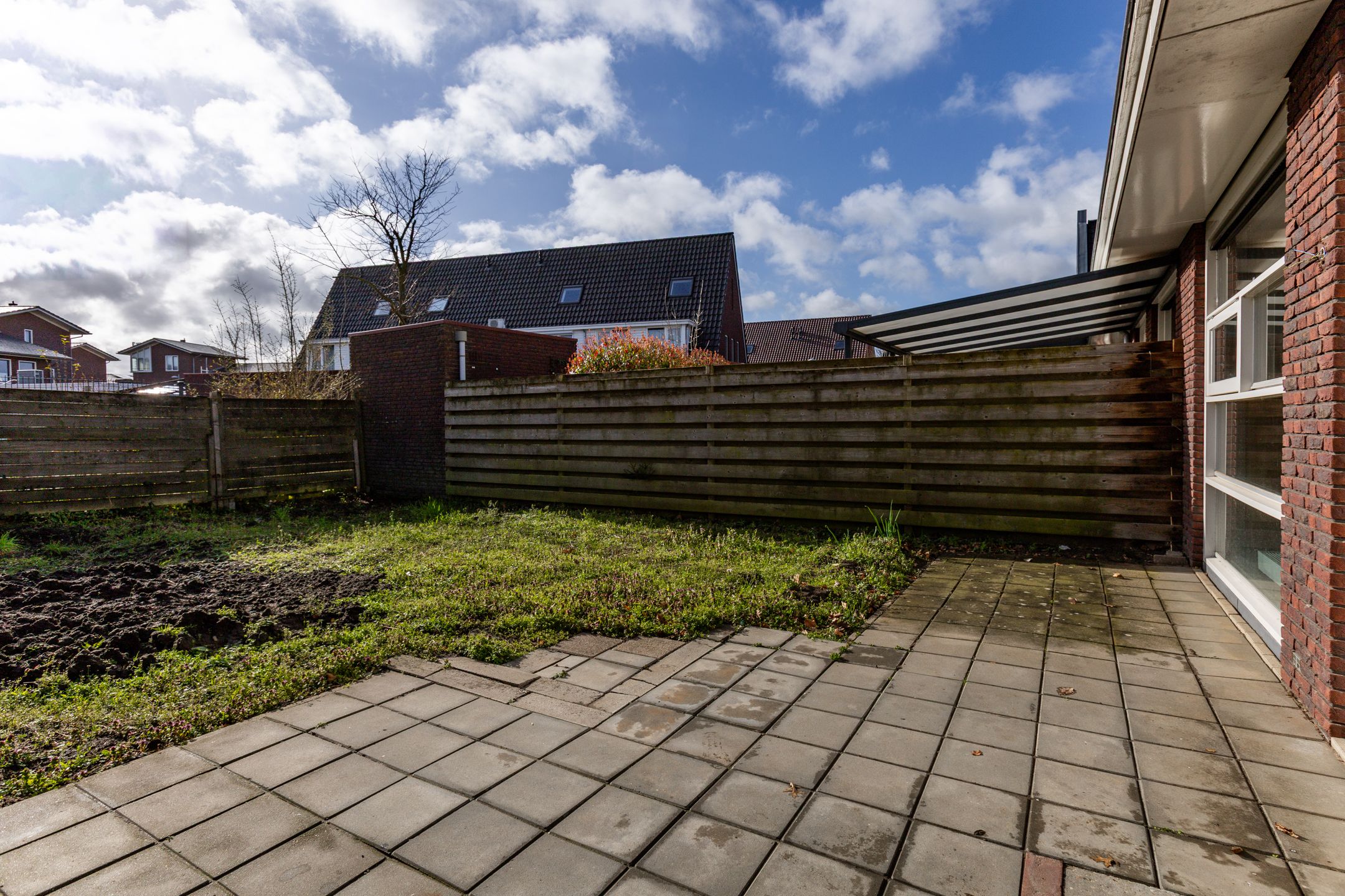 Spacious corner house with sunny garden in Oosseld — 27