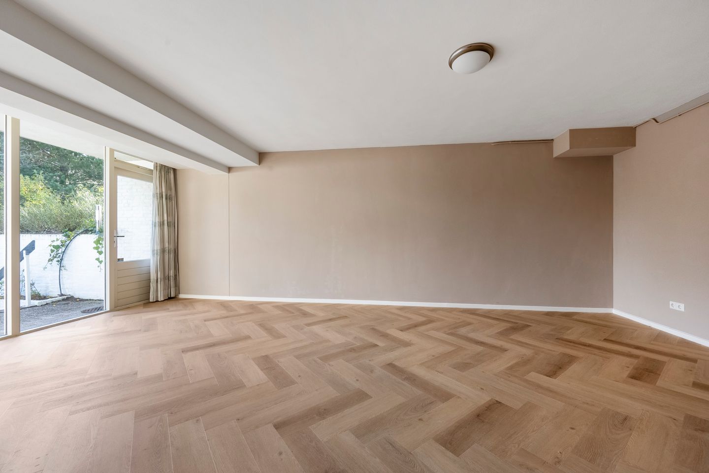 Photo 34 of Herman Heijermansweg 10
