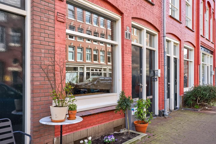 Photo 3 of Bentinckstraat 15-H