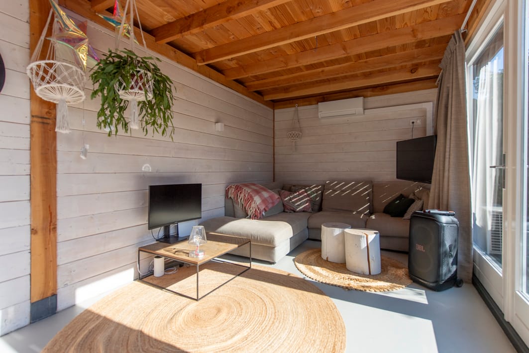 Photo 22 of Renata 45