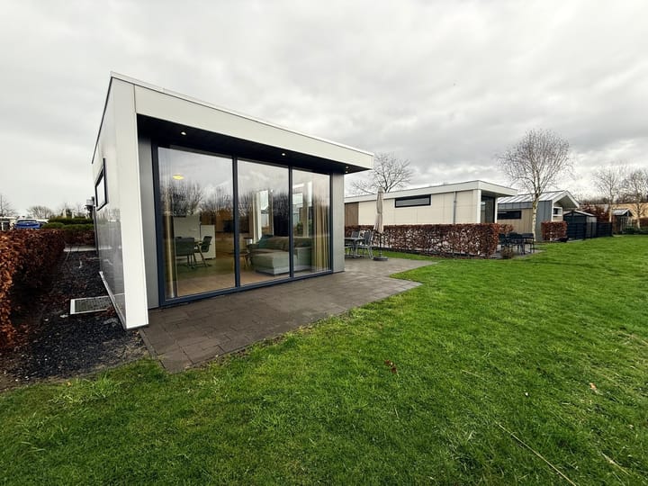 Photo 2 of Randmeerweg 8-443