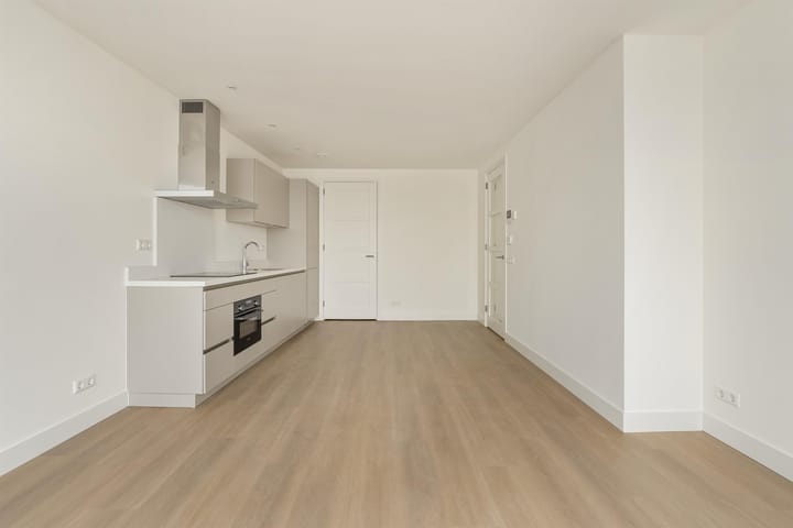 Photo 4 of Zaanweg 66-C