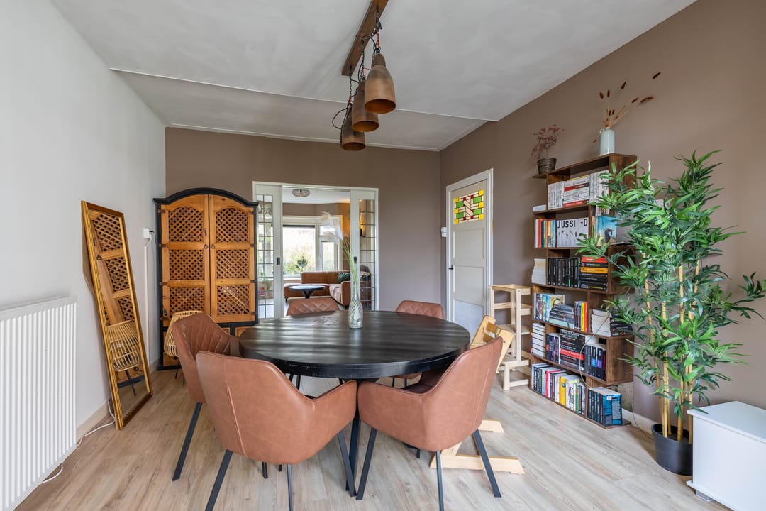Spacious Ground Floor Apartment with Two Bathrooms and Gardens in Groningen's Professorenbuurt — 13