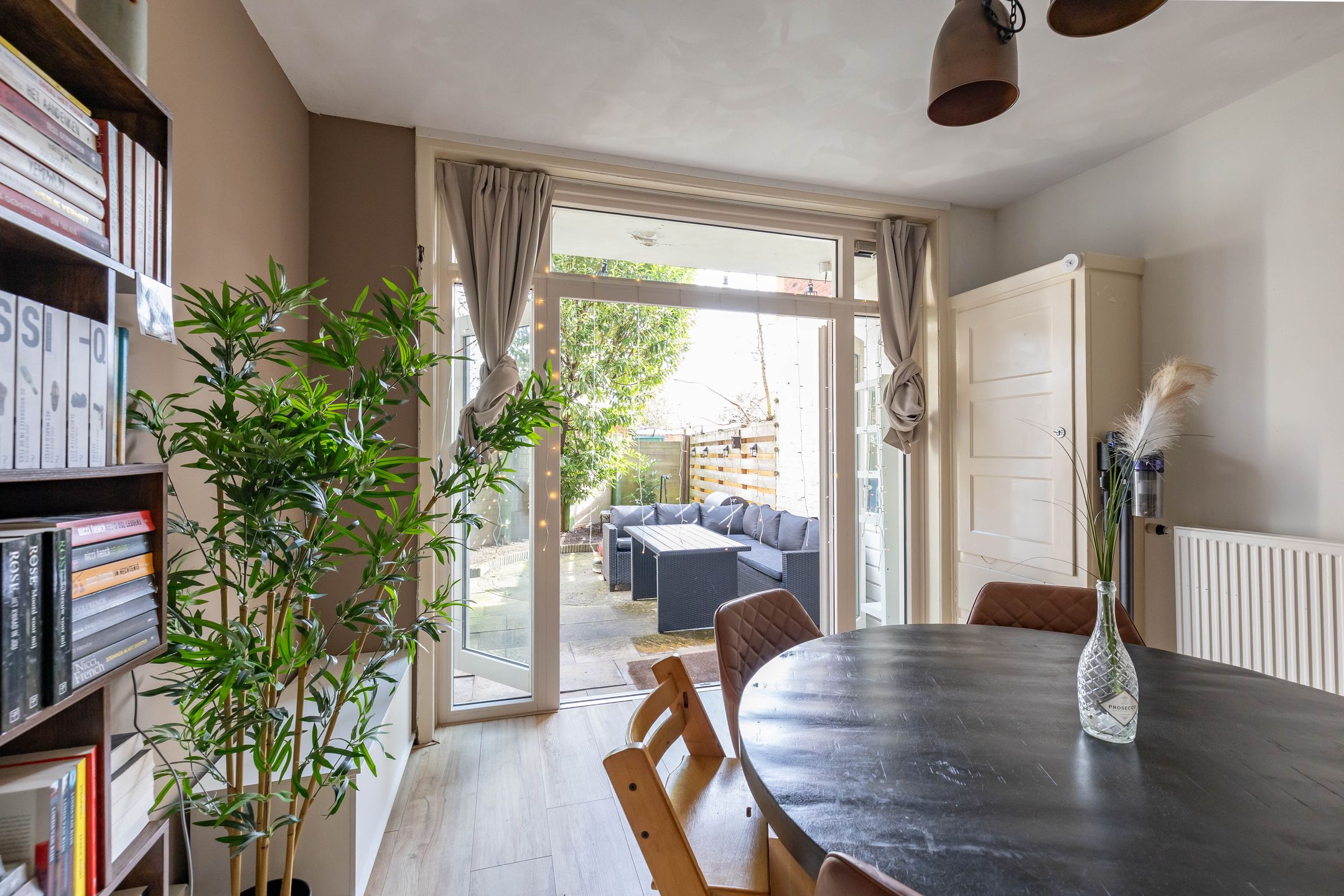 Spacious Ground Floor Apartment with Two Bathrooms and Gardens in Groningen's Professorenbuurt — 15