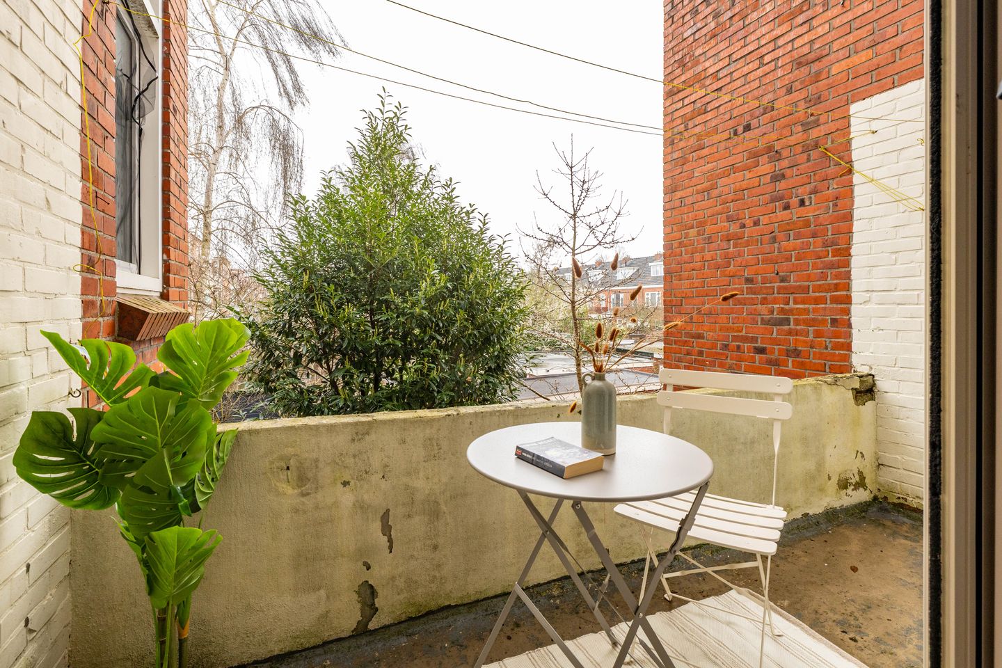 Spacious Ground Floor Apartment with Two Bathrooms and Gardens in Groningen's Professorenbuurt — 29