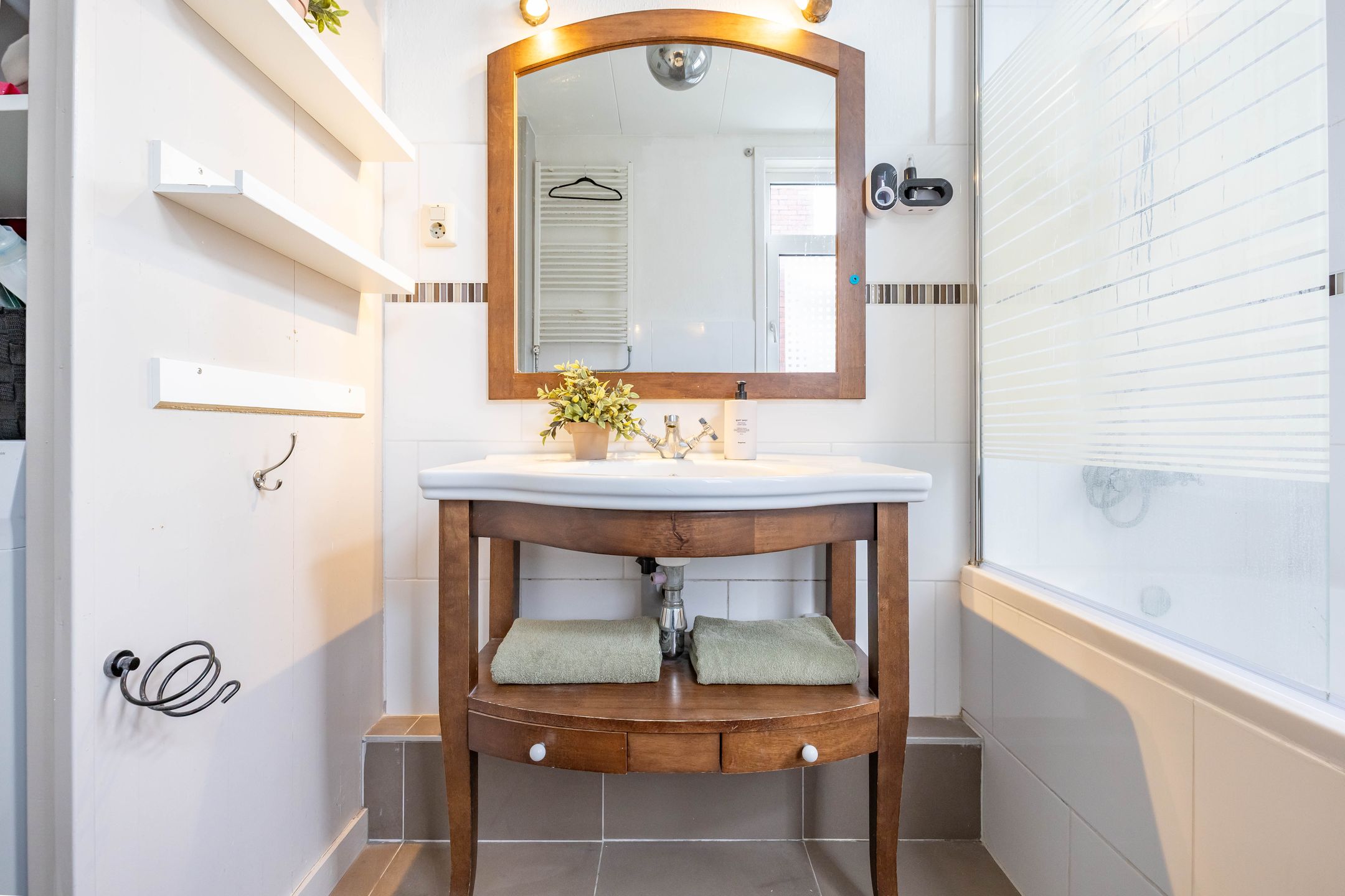 Spacious Ground Floor Apartment with Two Bathrooms and Gardens in Groningen's Professorenbuurt — 30
