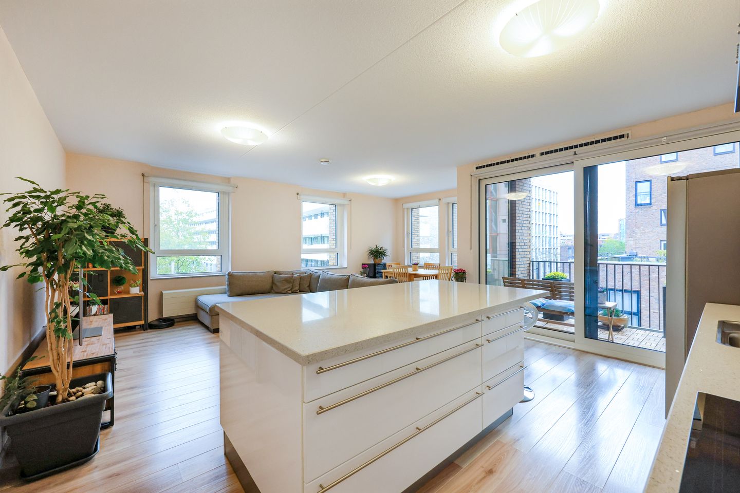 Foto 5 van Eva Besnyöstraat 45