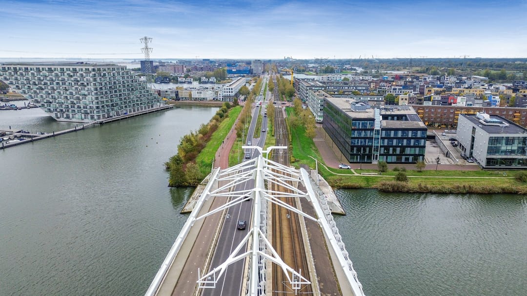 Foto 26 van Eva Besnyöstraat 45