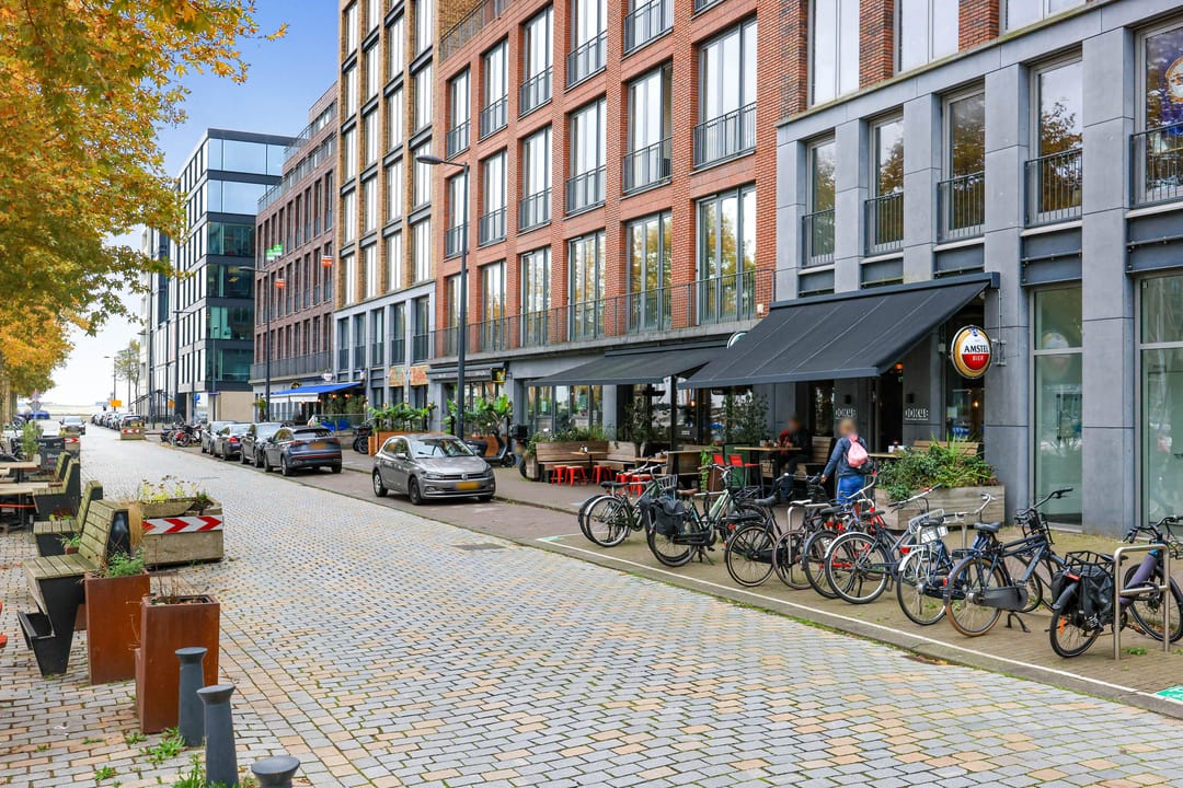 Foto 32 van Eva Besnyöstraat 45