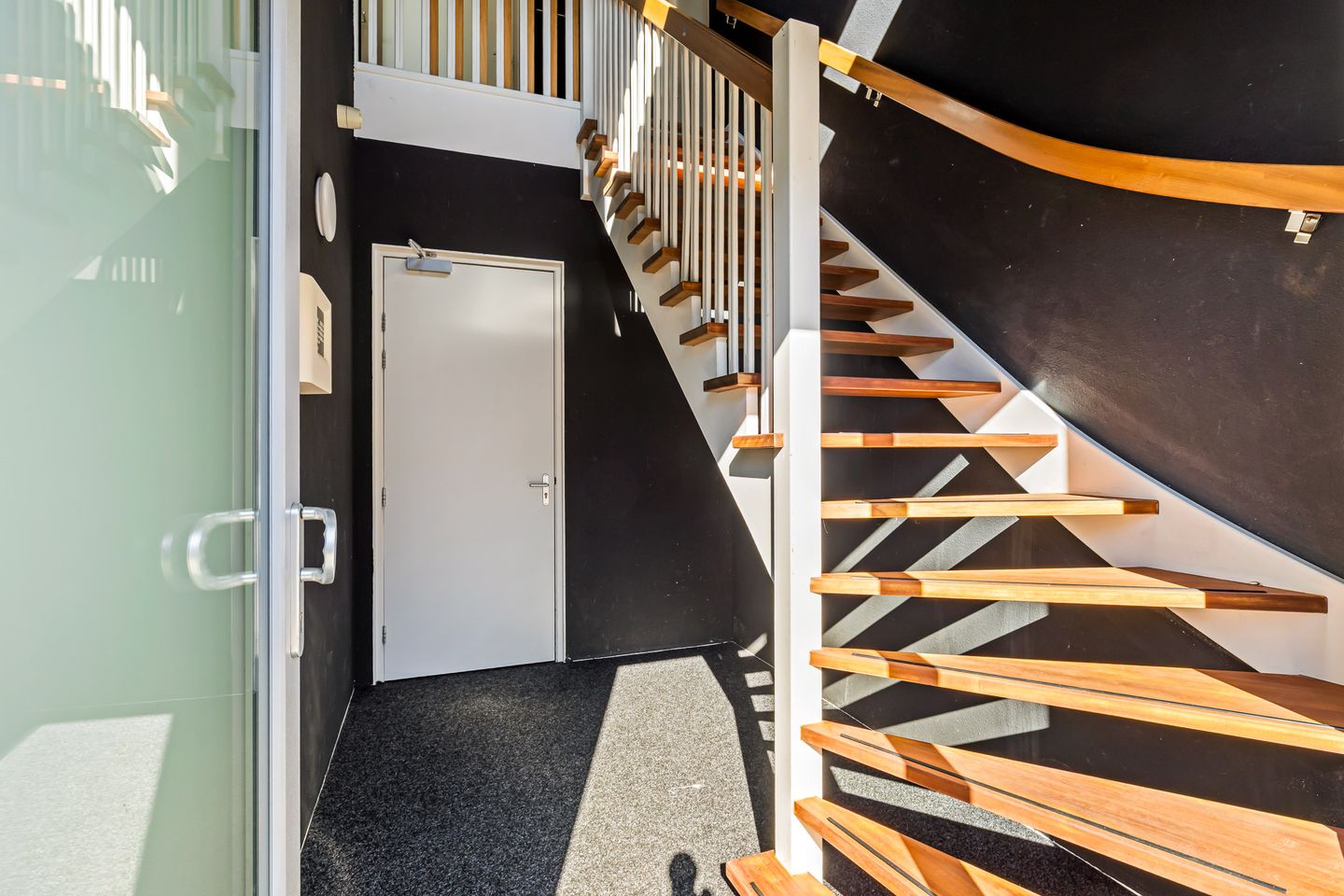 Bekijk foto 4 van Celsiusweg 8