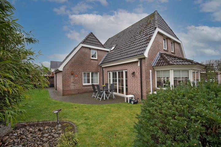 Photo 3 of Suze Robertsonlaan 12