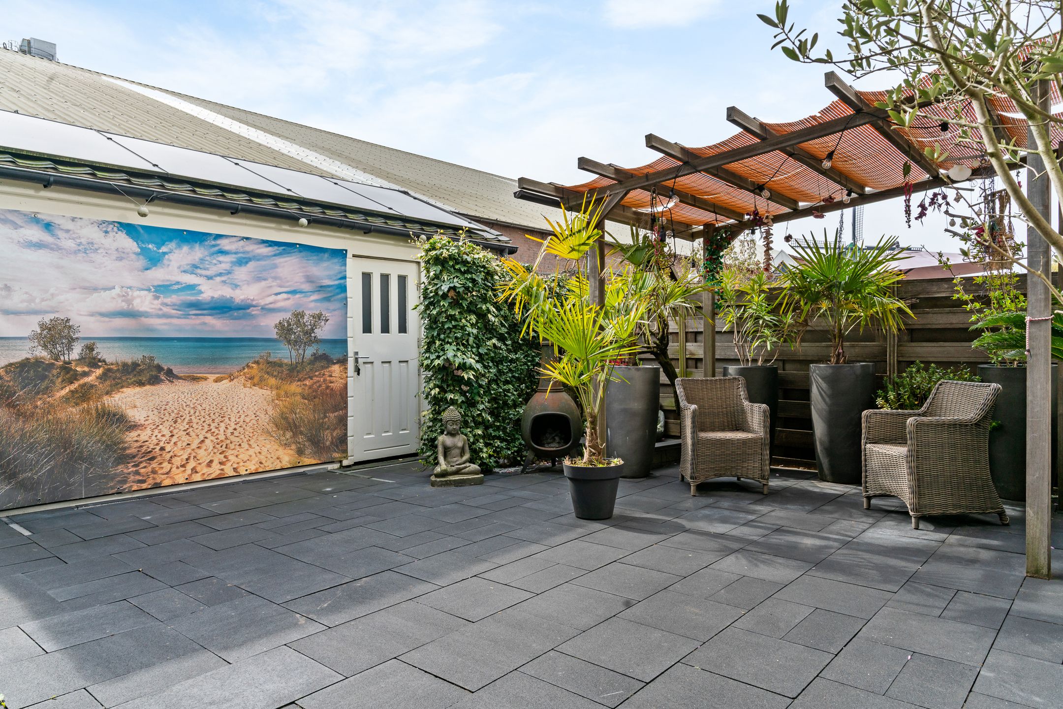 Modernized Family Home with Sunny Garden and Solar Panels in Koog aan de Zaan — 27