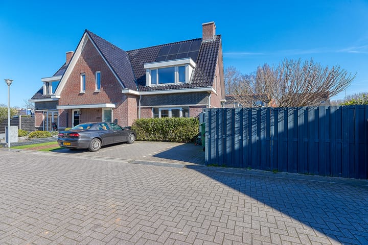 Sir Winston Churchillln 1013-b main image