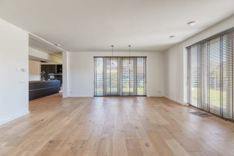 Sir Winston Churchillln 1013-b tertiary image