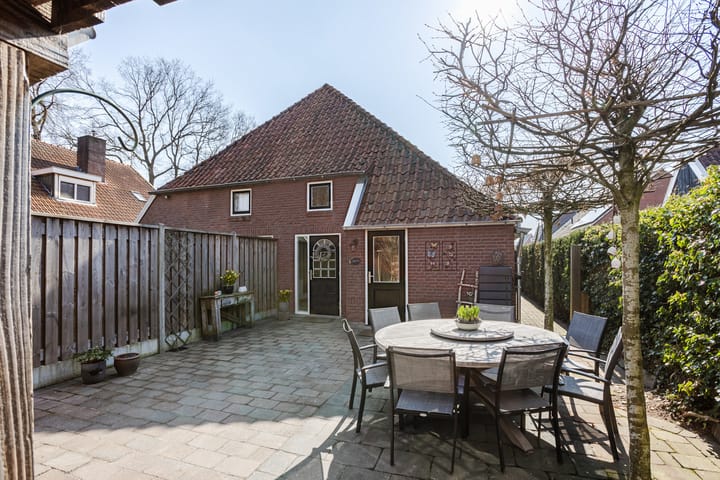 Photo 2 of Oosteinde 143