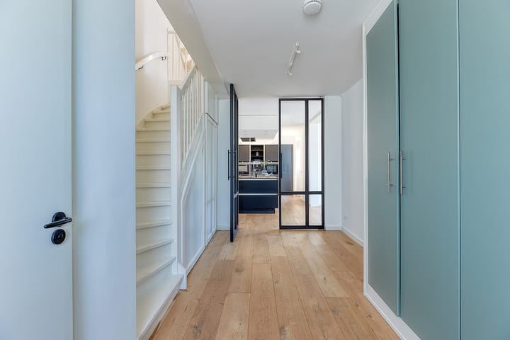 Photo 5 of Sir Winston Churchillln 1013-B