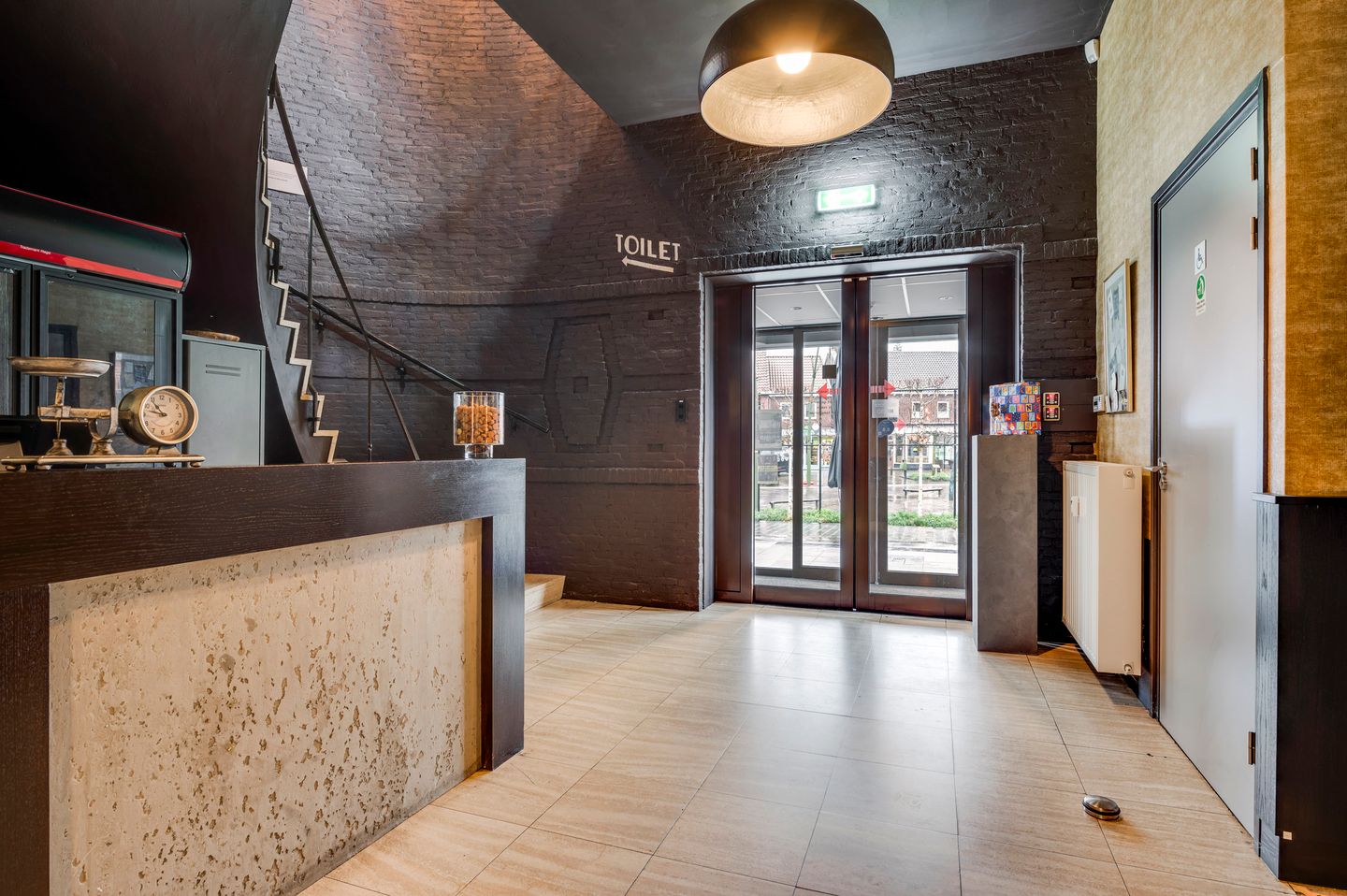 Bekijk foto 5 van Raadhuisplein 1