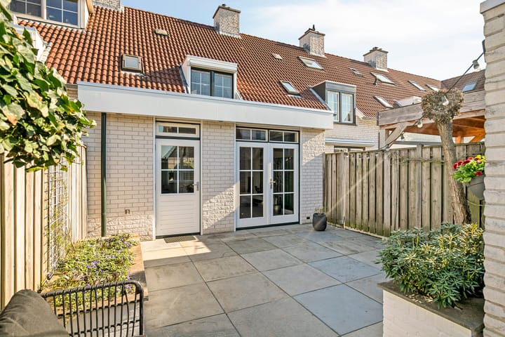 Photo 2 of Auvergnelaan 9