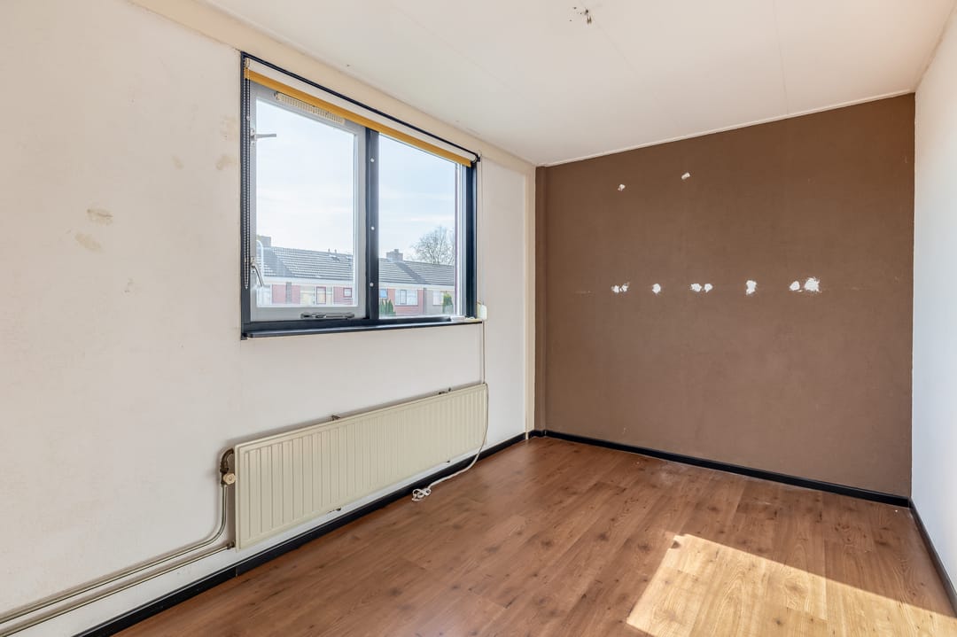 Spacious corner house with conservatory and solar panels in Axel — 28