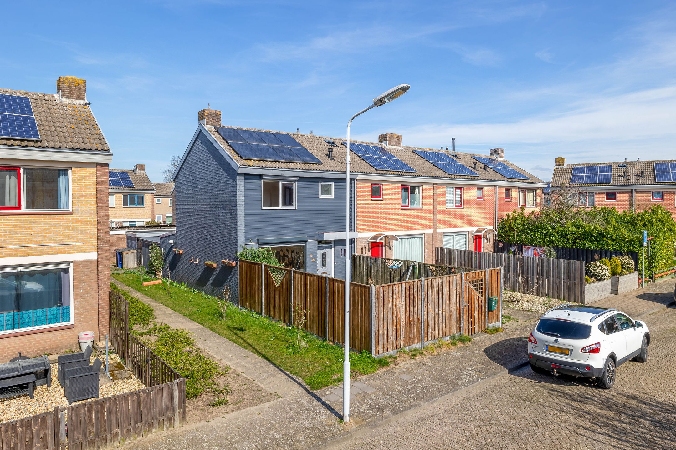 Spacious corner house with conservatory and solar panels in Axel — 33