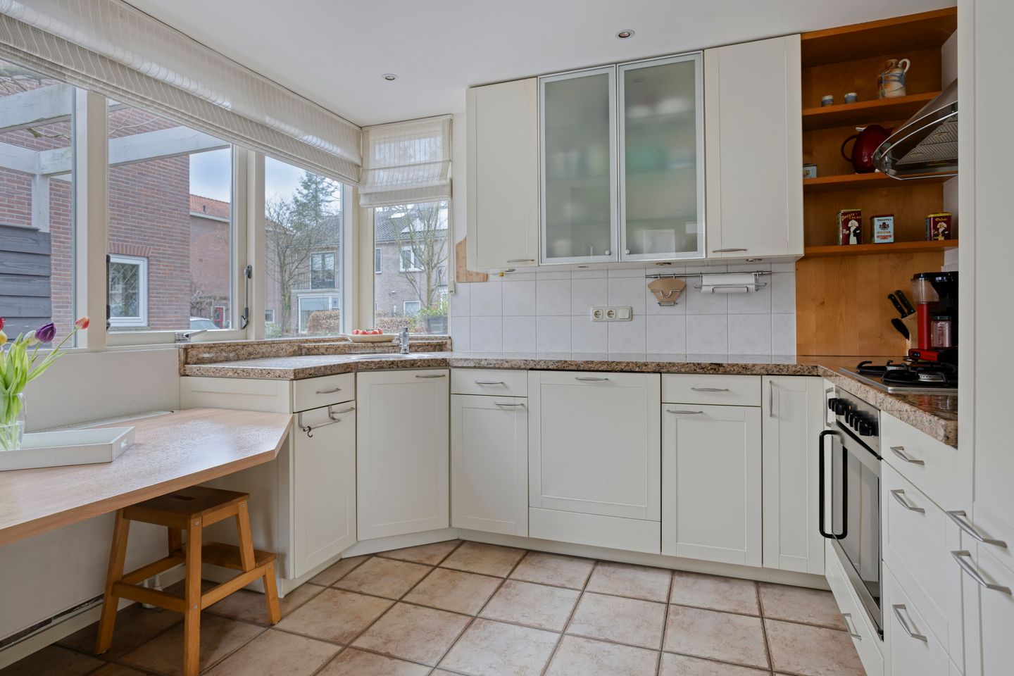 Foto 10 van Van Hogendorpstraat 25