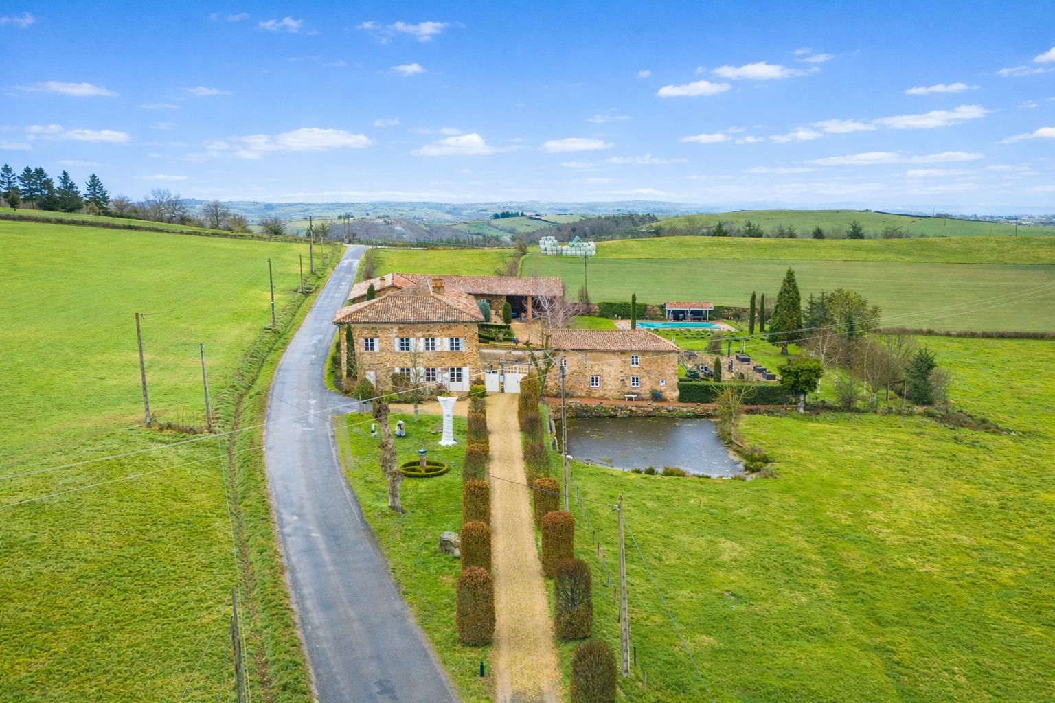 Foto 3 van 1585 Route de Pierrefitte