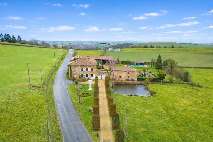 Foto 3 van 1585 Route de Pierrefitte