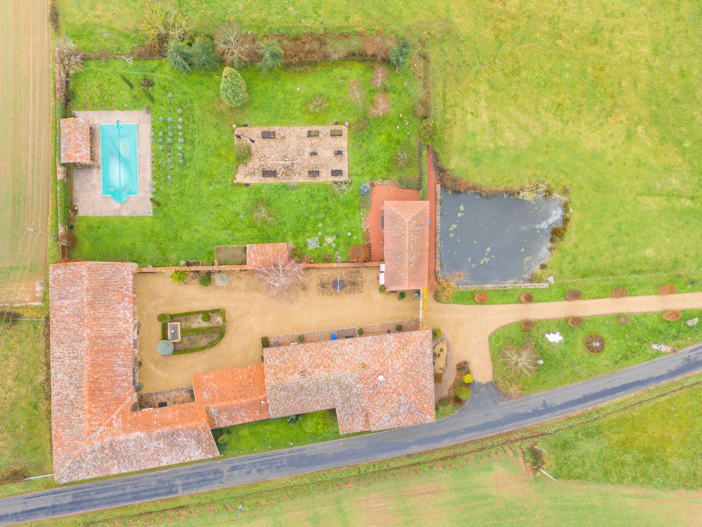 Foto 4 van 1585 Route de Pierrefitte