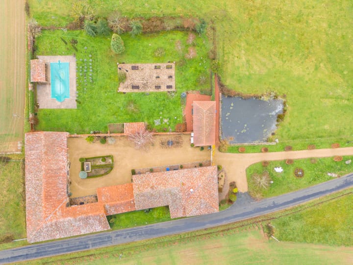 Foto 4 van 1585 Route de Pierrefitte