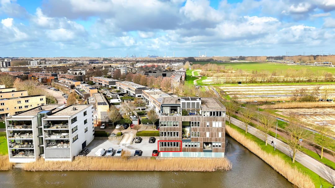 Photo 11 of L. Springerstraat 242