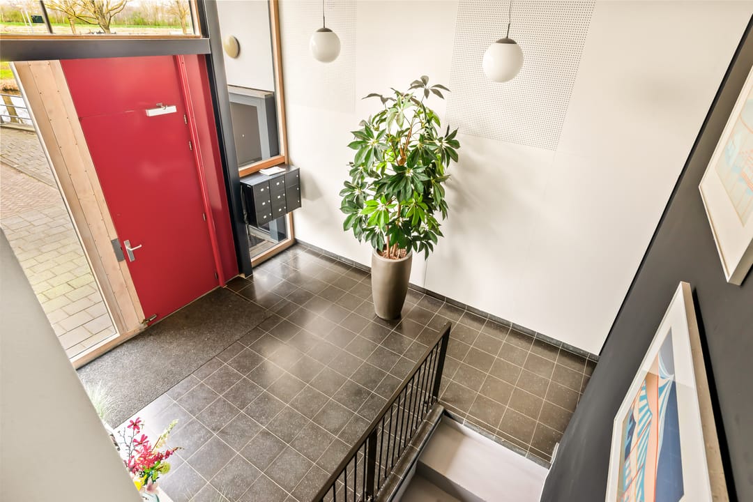 Photo 13 of L. Springerstraat 242