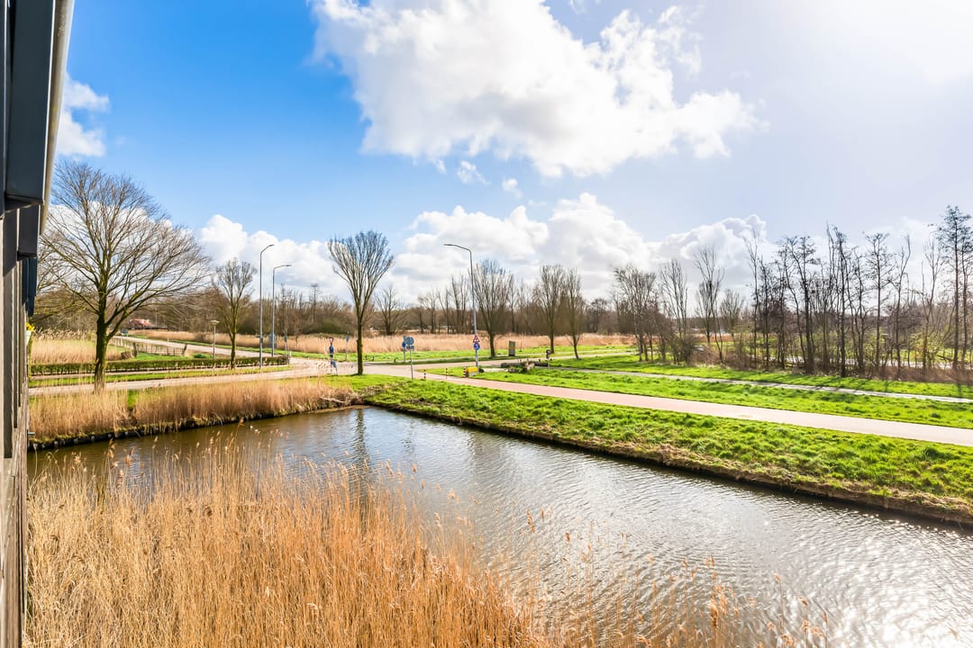 Photo 23 of L. Springerstraat 242