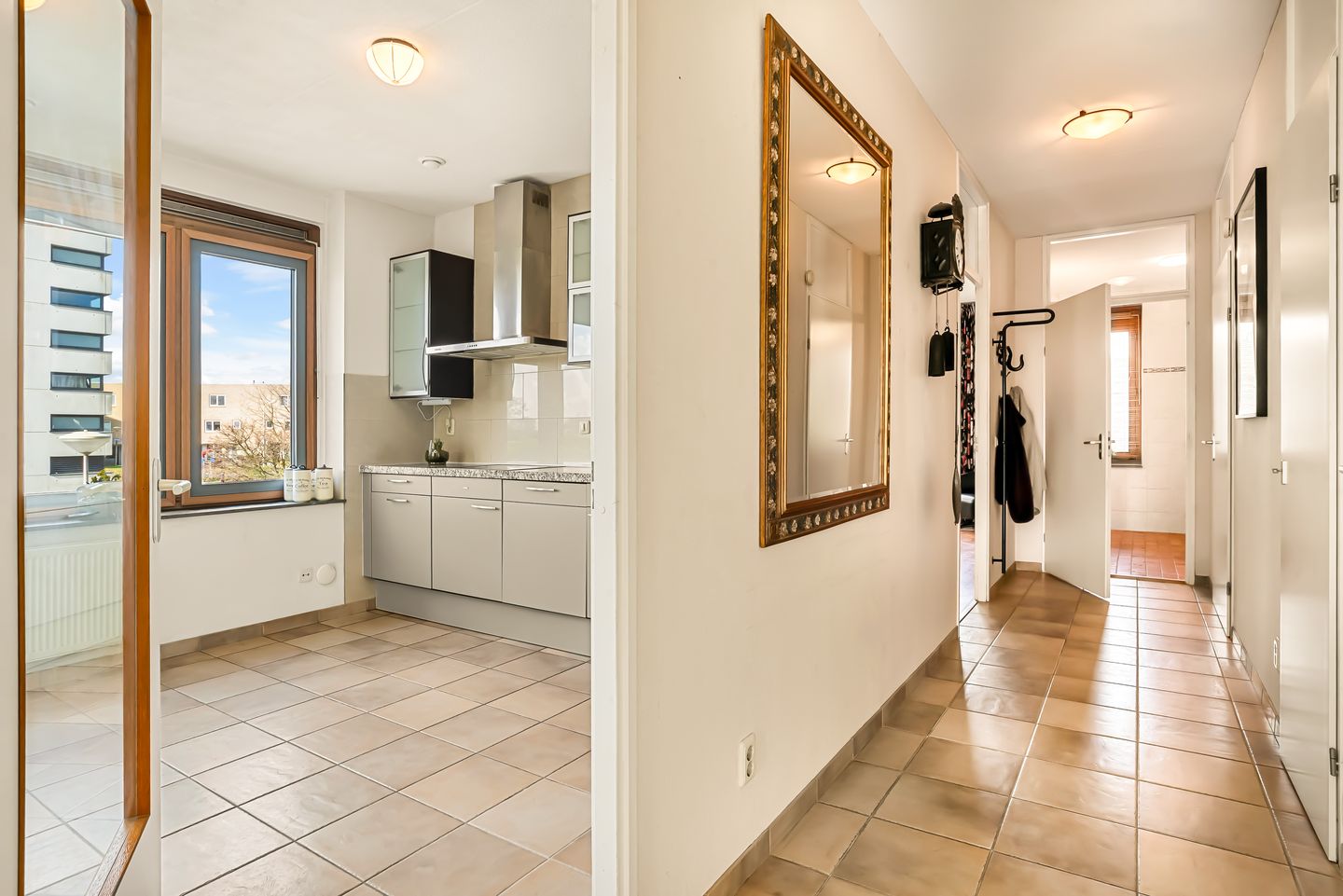 Photo 29 of L. Springerstraat 242