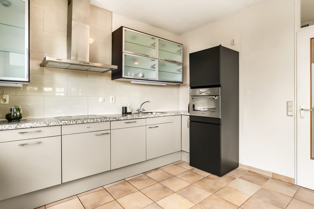 Photo 31 of L. Springerstraat 242