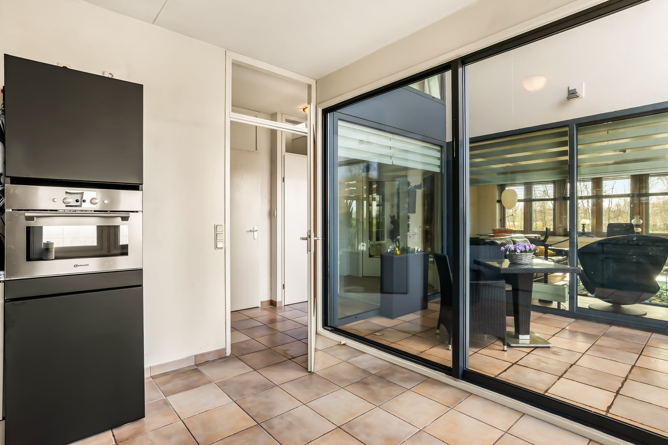 Photo 33 of L. Springerstraat 242