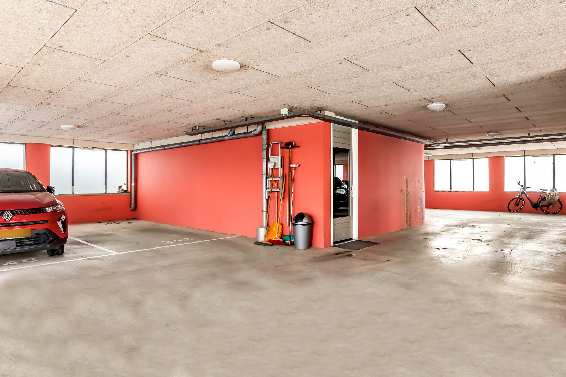 Photo 54 of L. Springerstraat 242