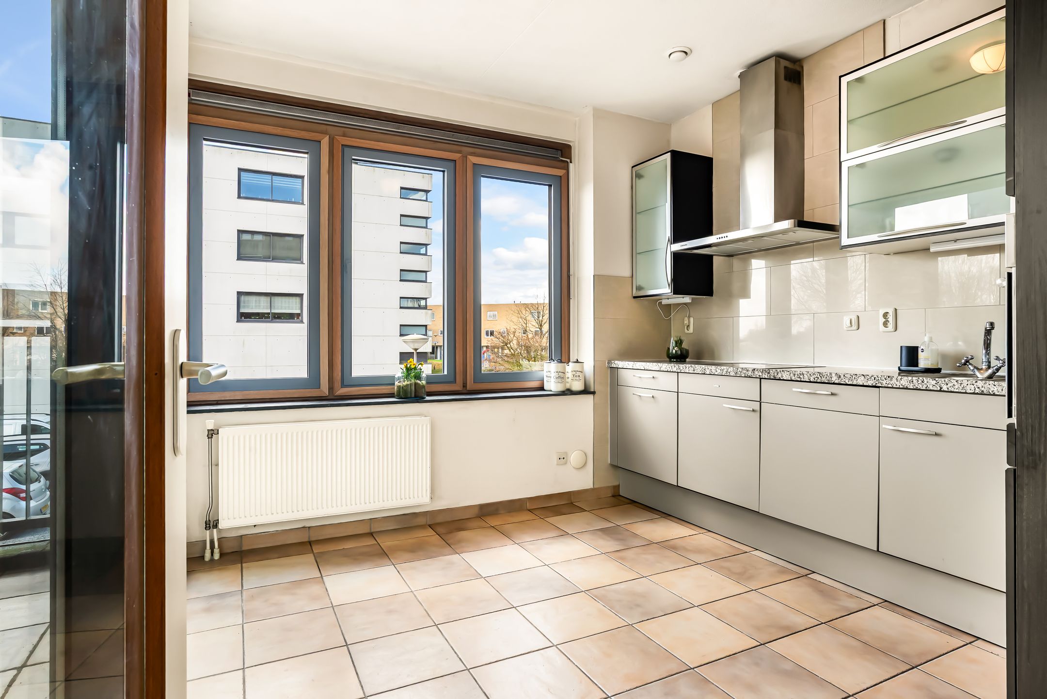 Photo 30 of L. Springerstraat 242