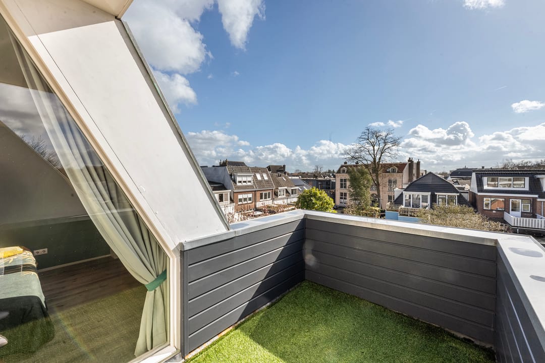 Spacious Townhouse with Character in Heart of Assendorp — 27
