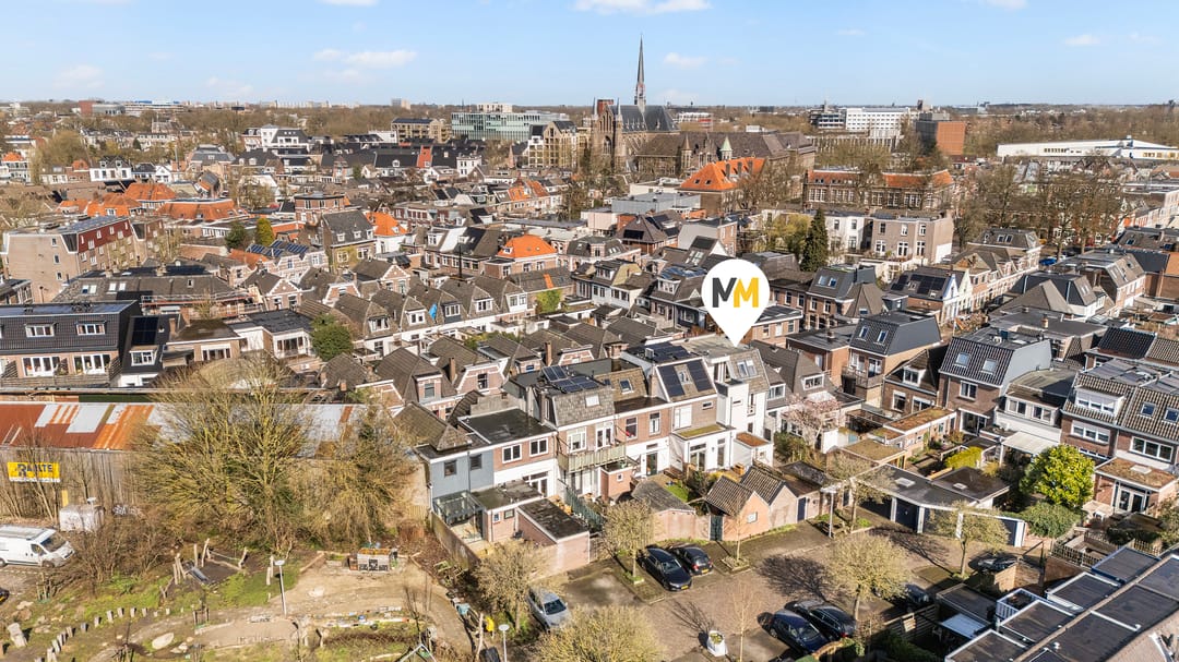 Spacious Townhouse with Character in Heart of Assendorp — 36