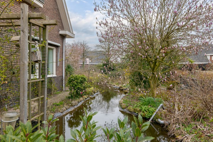 Photo 2 of Zandhoeklaan 4