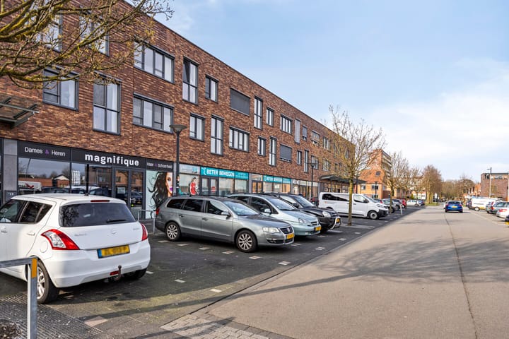Photo 5 of H. Leefsmastraat 37