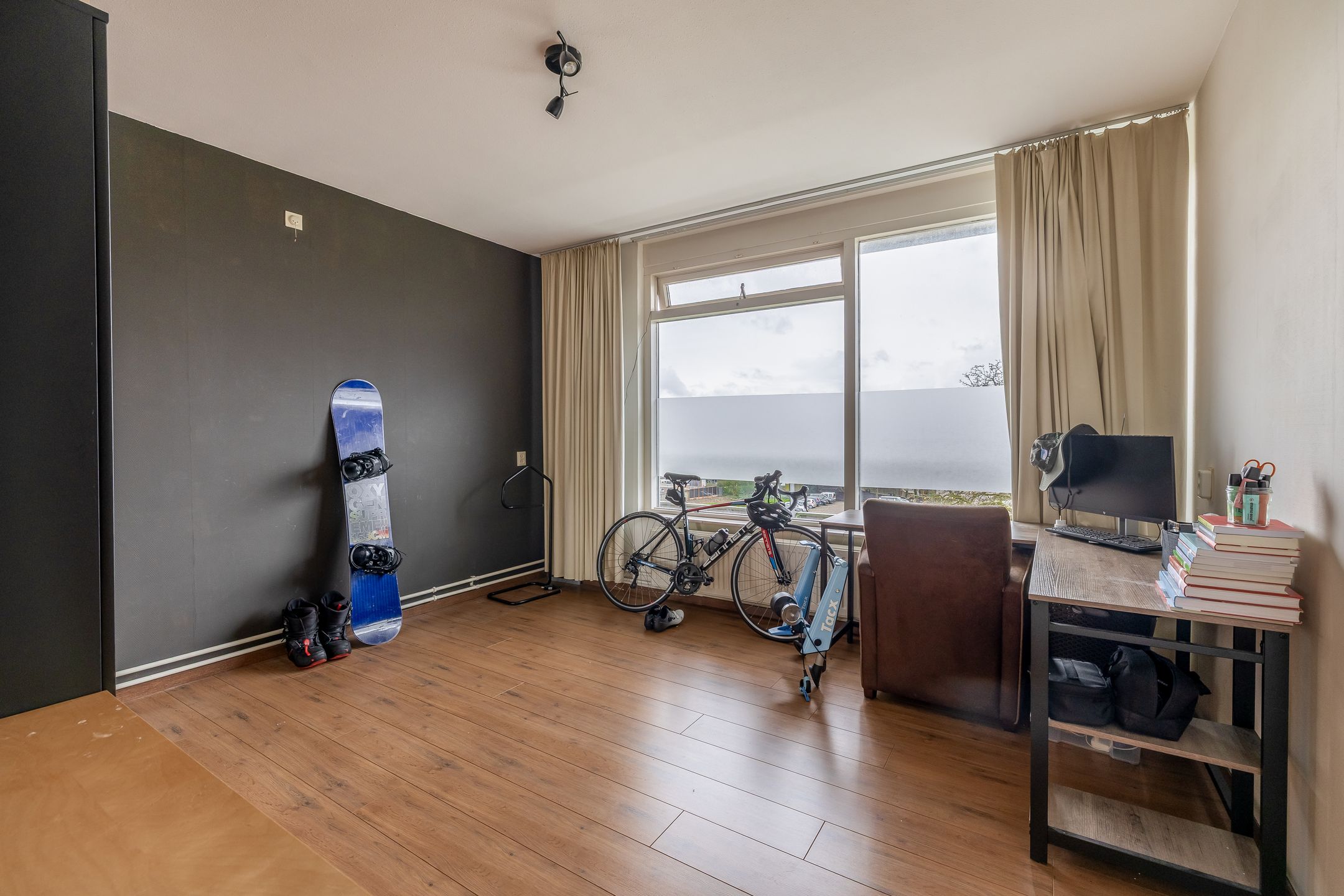 Spacious corner apartment with west-facing balcony in the village center — 14