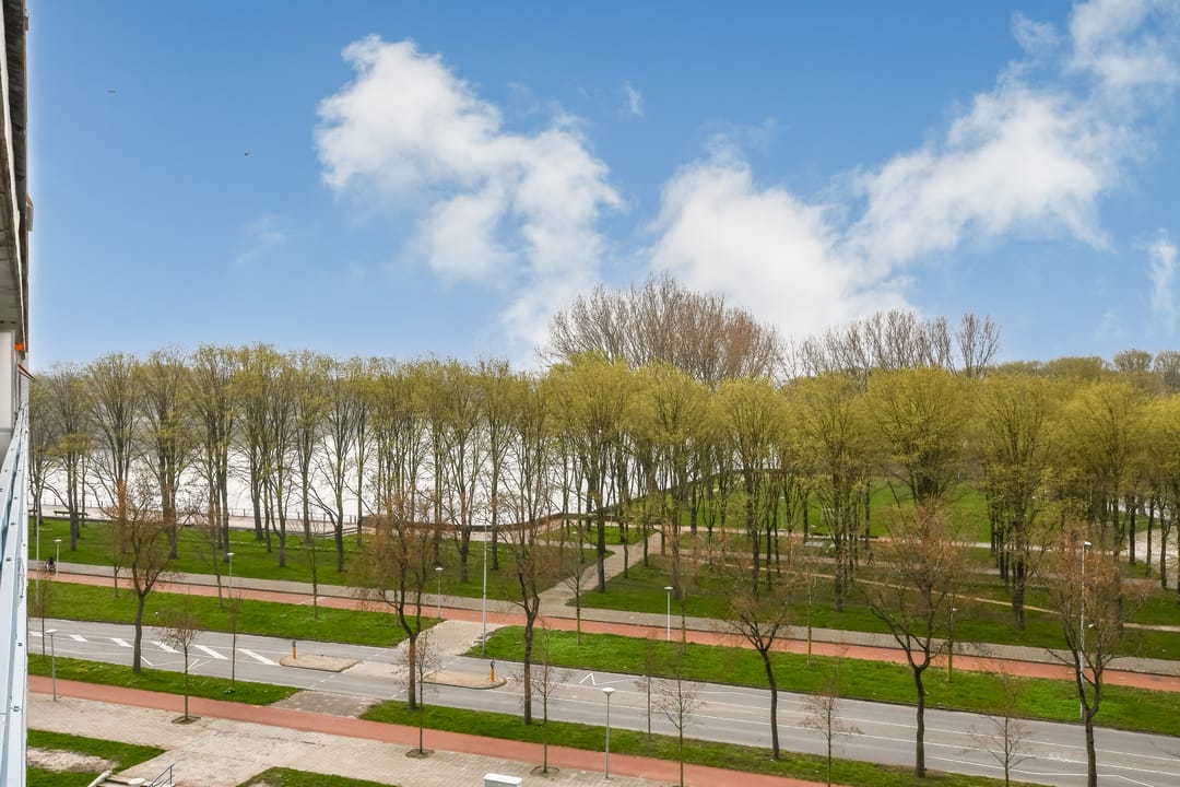Bright 78 m² apartment with 3 bedrooms and stunning Sloterplas views in Amsterdam-Slotermeer — 22