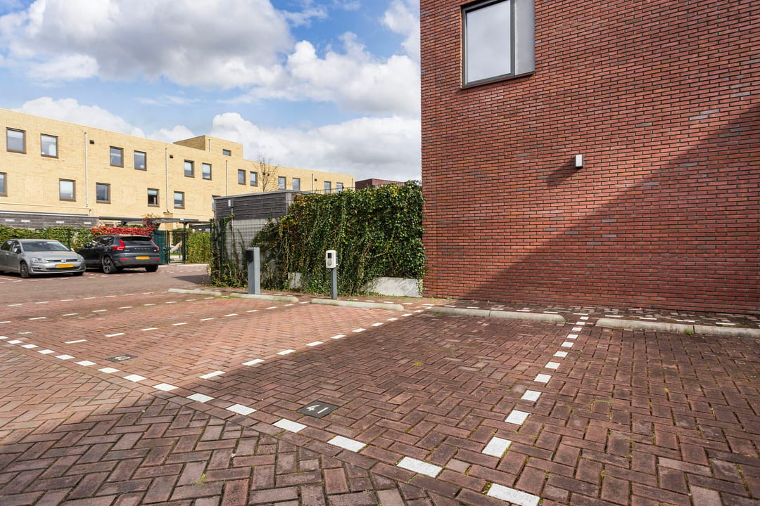 Modern and Energy-Efficient Corner House in Utrecht Leeuwesteyn — 36