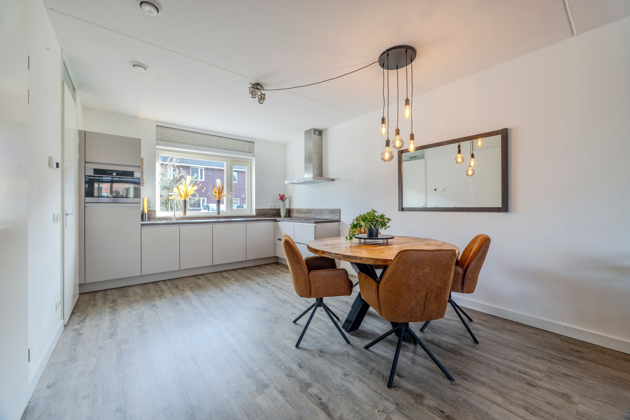 Photo 12 of Belle van Zuylenstraat 37