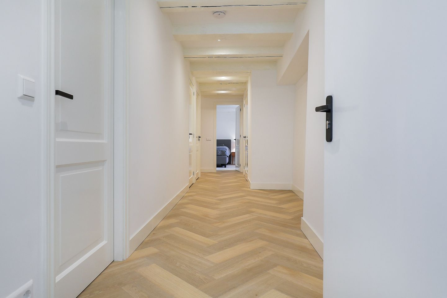Photo 14 of Nieuwezijds Voorburgwal 18-B