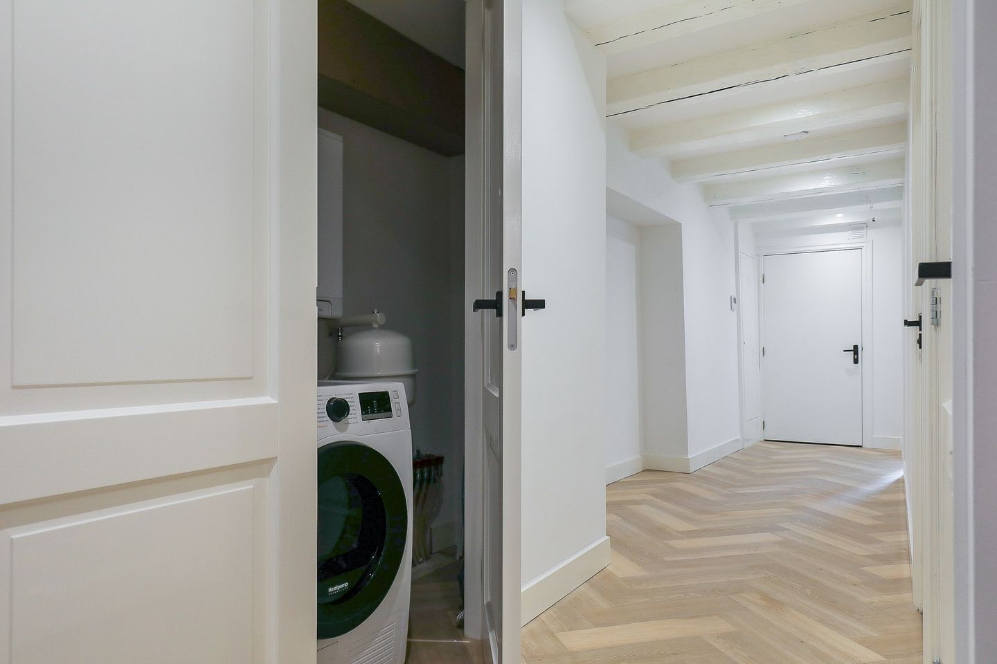 Photo 25 of Nieuwezijds Voorburgwal 18-B