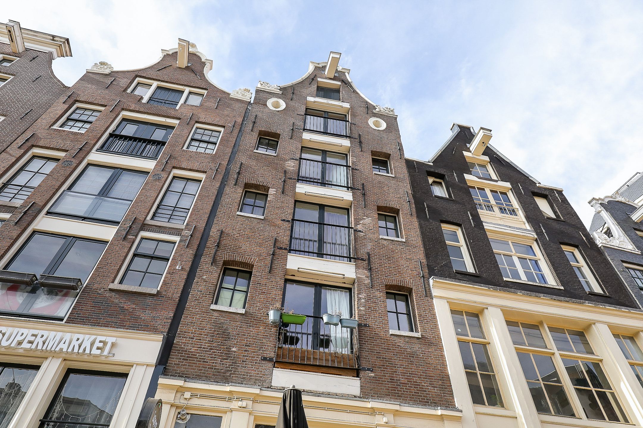 Photo 12 of Nieuwezijds Voorburgwal 18-B