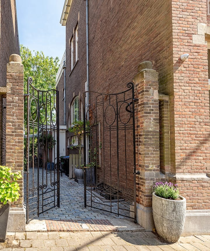 Photo 4 of van Beverninghlaan 36