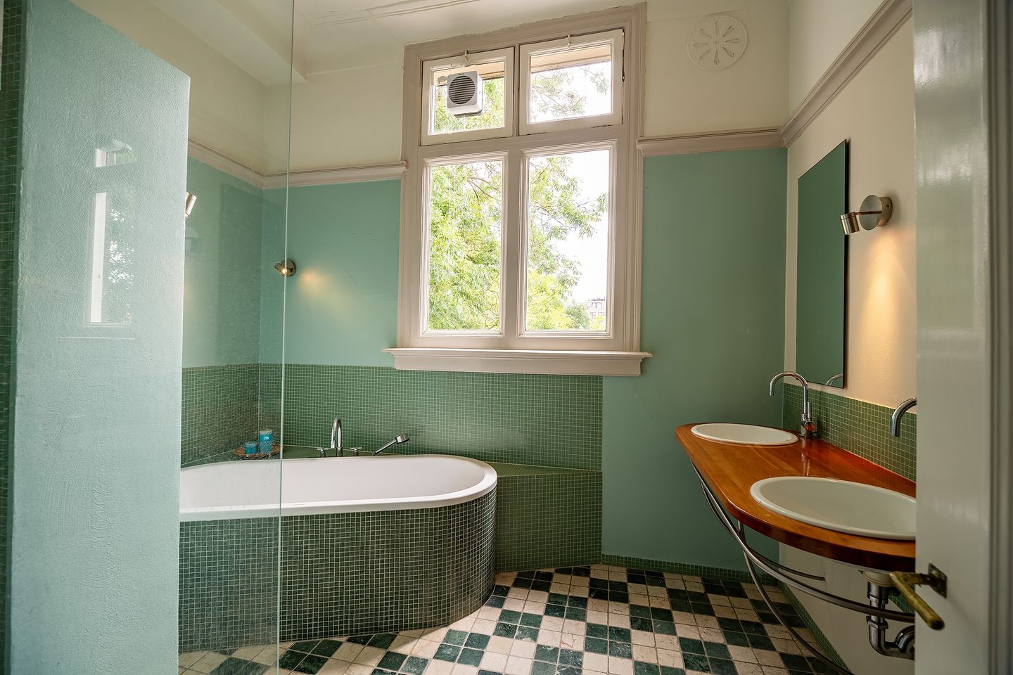 Foto 35 van van Beverninghlaan 36